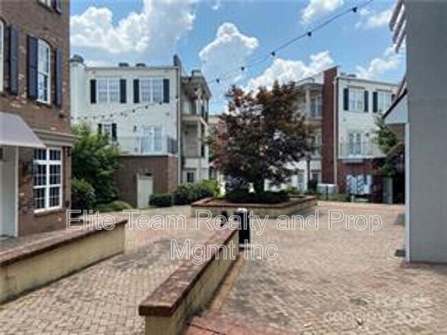 Foto del edificio - 2060 Ayrsley Town Blvd