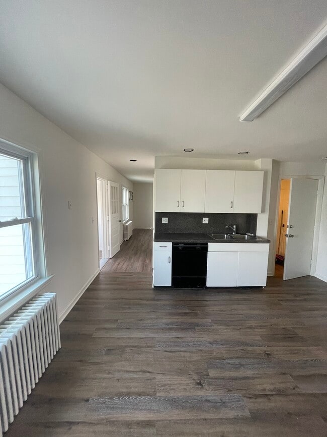 Building Photo - 72 Finney Ln
