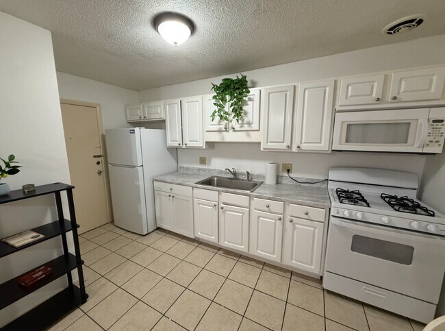 Foto del edificio - 1700 SW 16th Ct