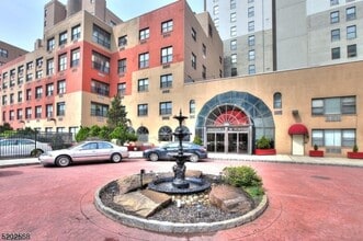 Building Photo - 111 Mulberry St