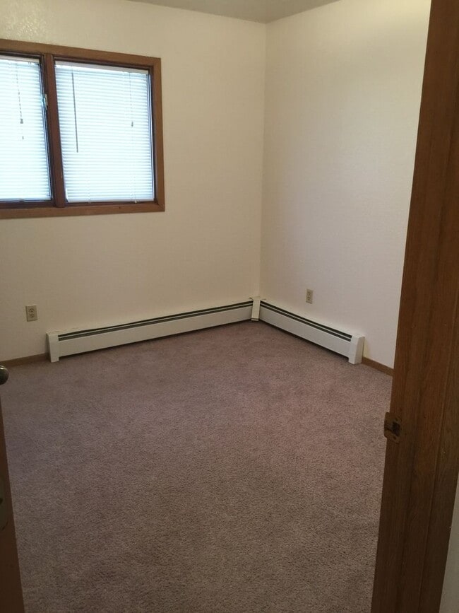Building Photo - South Anchorage Beautiful 3 bed townhouse ...
