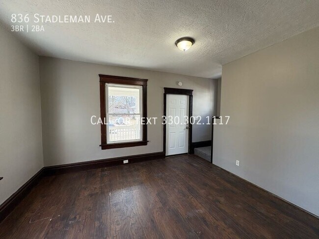 Foto del edificio - 836 Stadelman Ave