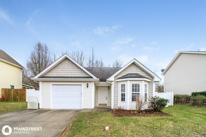 Foto principal - 556 Lakeside Valley Dr, Winston-Salem, NC ...
