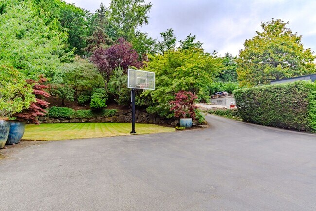 Foto del edificio - 4Bd/4Ba Seattle Home