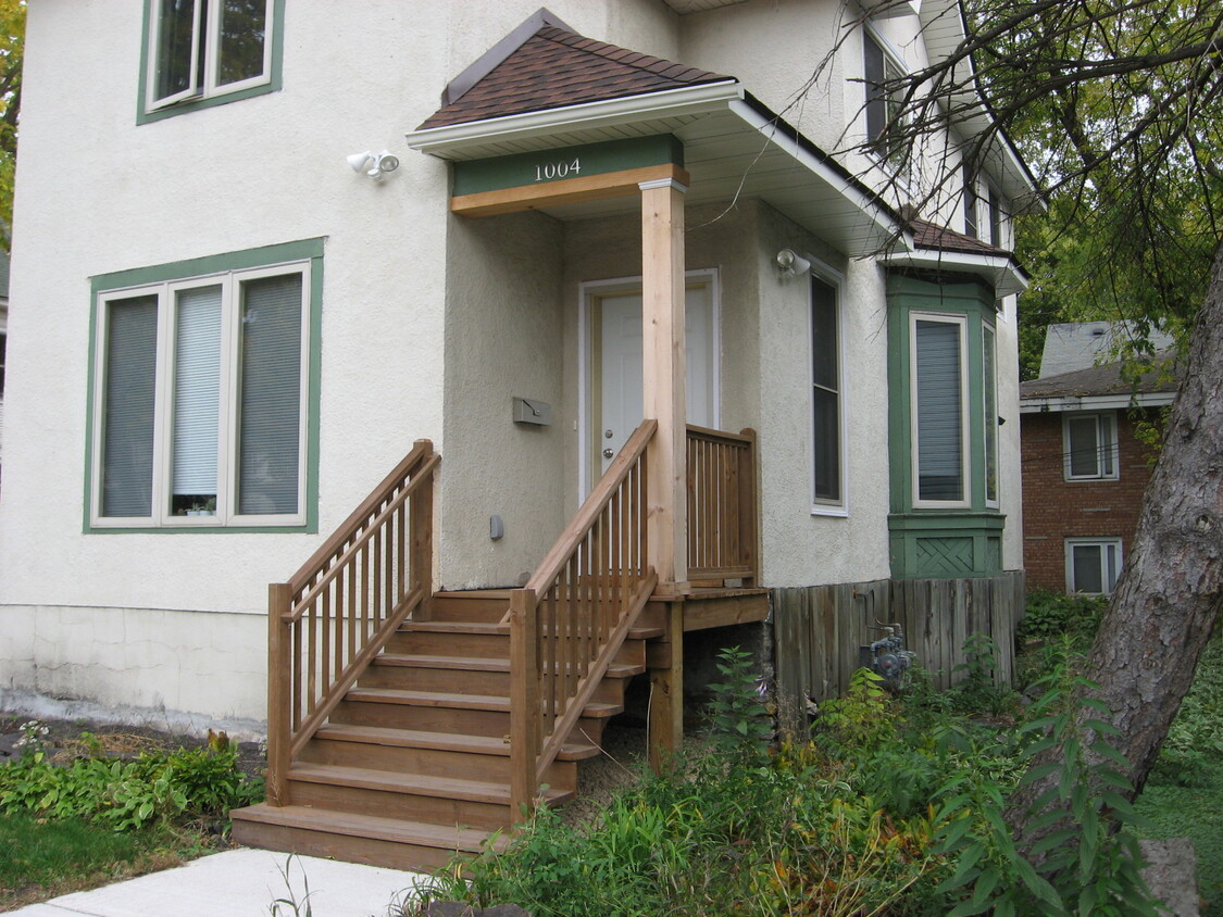 Front entrance - 1004 17th Ave SE