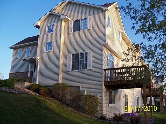 Foto del edificio - 8925 Olive Lane North