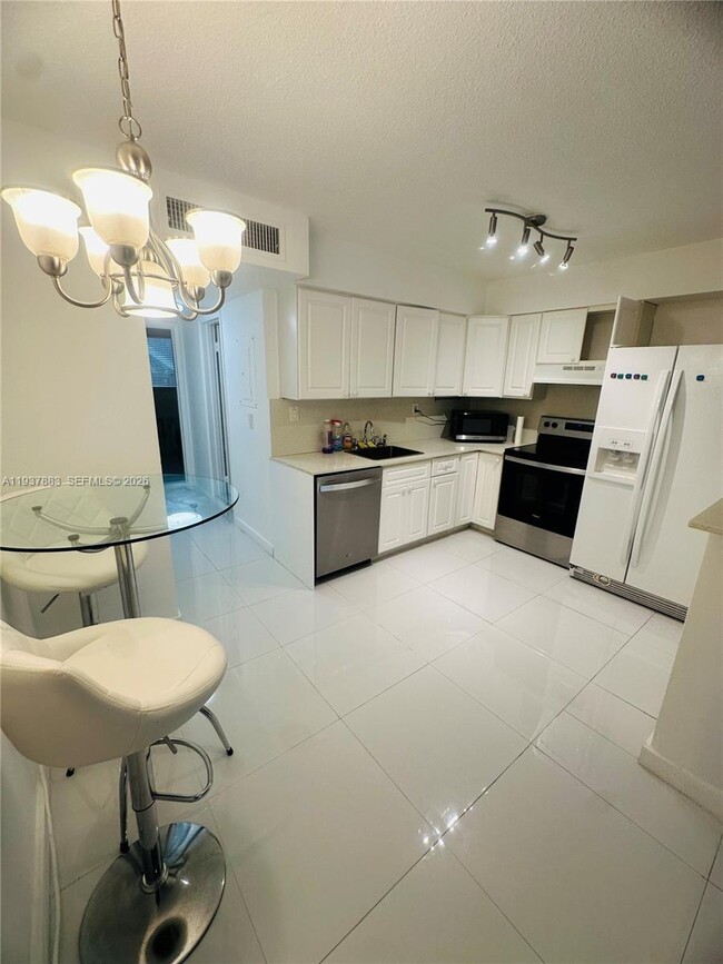 Foto del edificio - 1120 102nd St