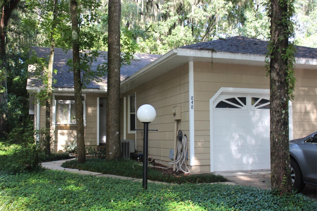 Foto principal - 848 SW 50th Way