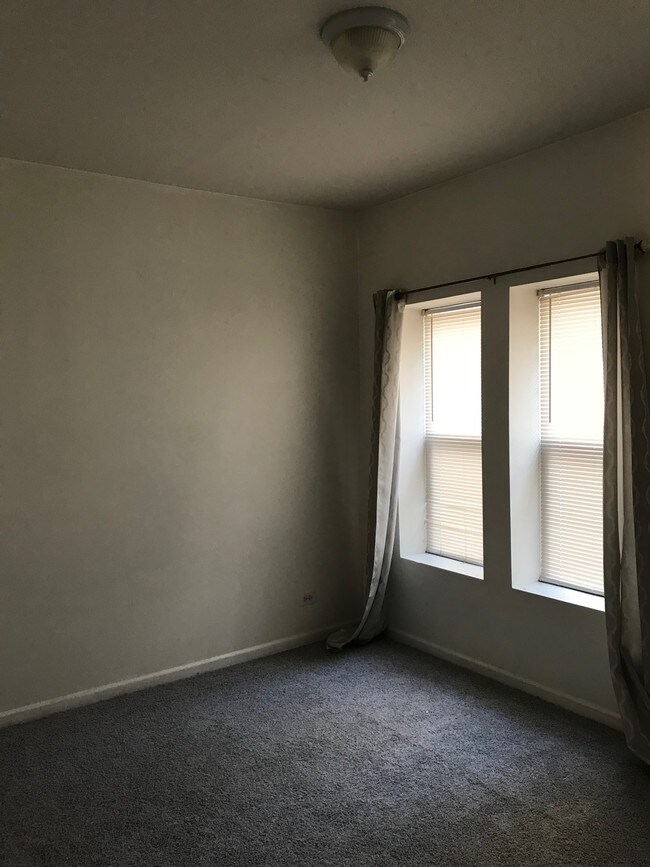 Foto del edificio - 2111 E 67th St