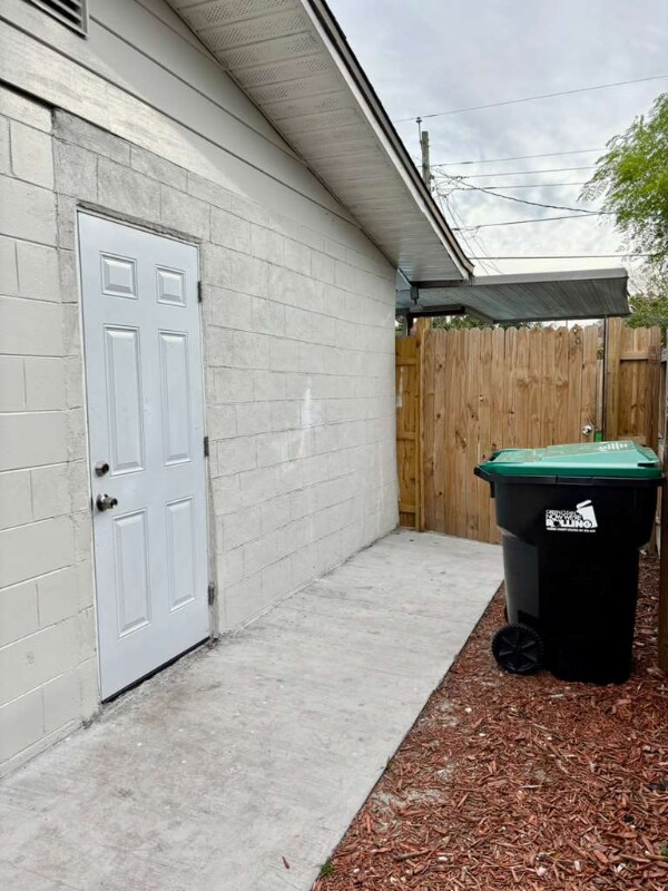 Foto del edificio - 1216 Marlowe Ave