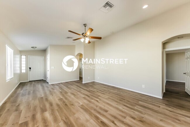Foto del edificio - 3 Bedroom Pet-Friendly Home in Phoenix, AZ with Main Street Renewal