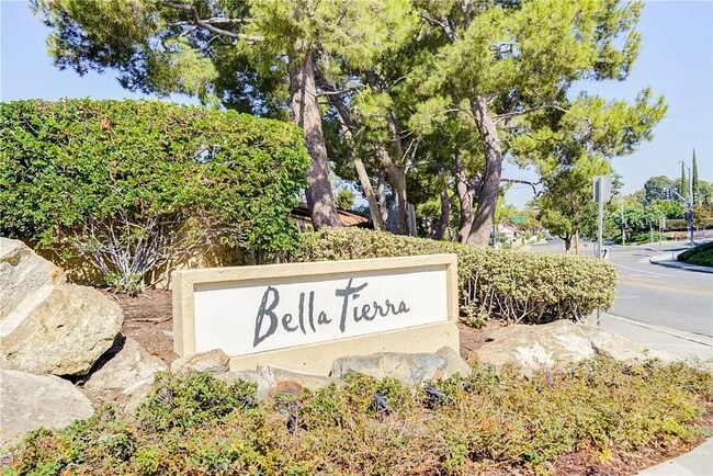 Foto del edificio - 25551 Indian Hill Ln