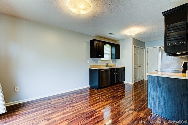 Foto del edificio - 5503 Harmony Wds Dr