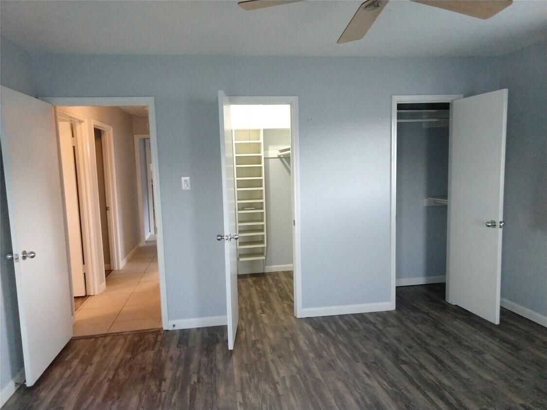 Foto del edificio - 12927 Westmere Dr