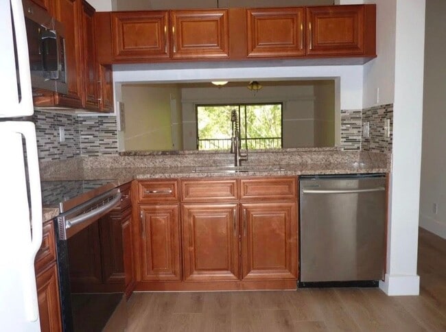 Building Photo - 3130 Millwood Terrace