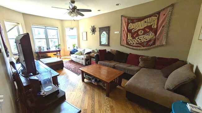 Foto del edificio - 3512 W Shakespeare Ave