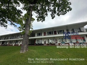 Building Photo - 210 Aberina St