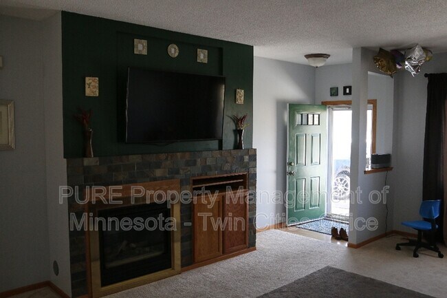 Building Photo - 3183 Juniper Ln Unit C