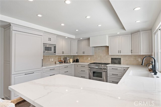 Building Photo - 285 Sierks St