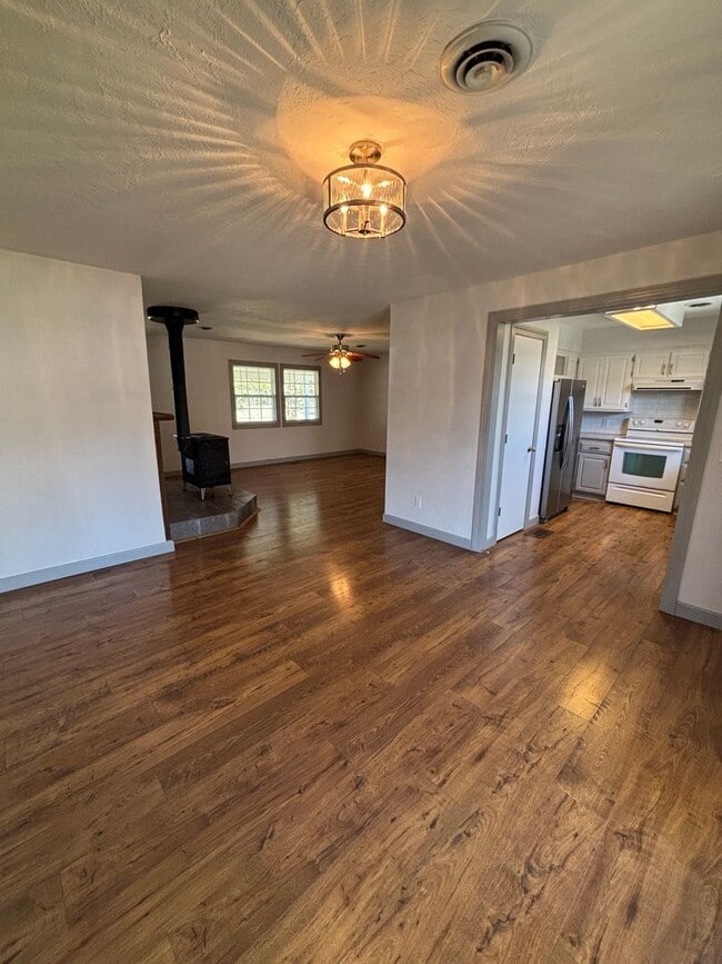 Building Photo - CUTE 1 Bedroom 1 Bathroom Home available NOW in NIXA!!