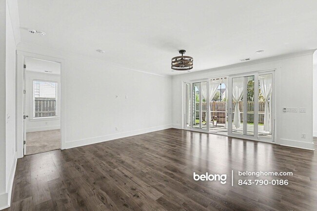 Building Photo - 212 Summer Tanager Dr