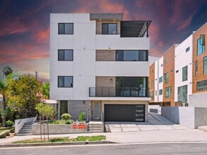 Building Photo - 1957 1/2 S Preuss Rd