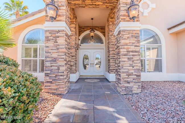 Building Photo - 2066 Paseo Del Prado Dr