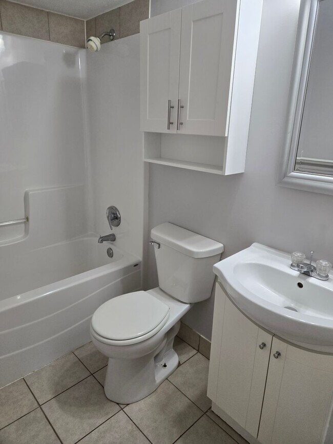 Foto del edificio - 4175 Webster Ave