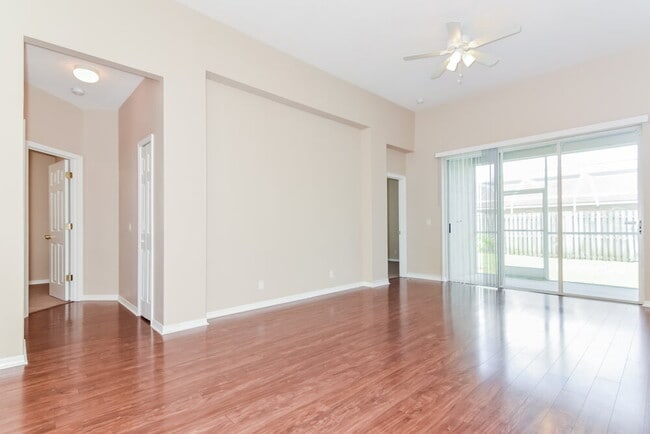 Building Photo - 1518 Wakefield Dr