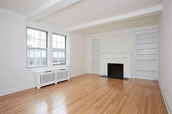 Building Photo - 31 E 12th St