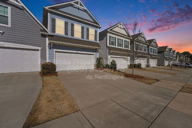 Foto del edificio - 5984 River Mdw Ct