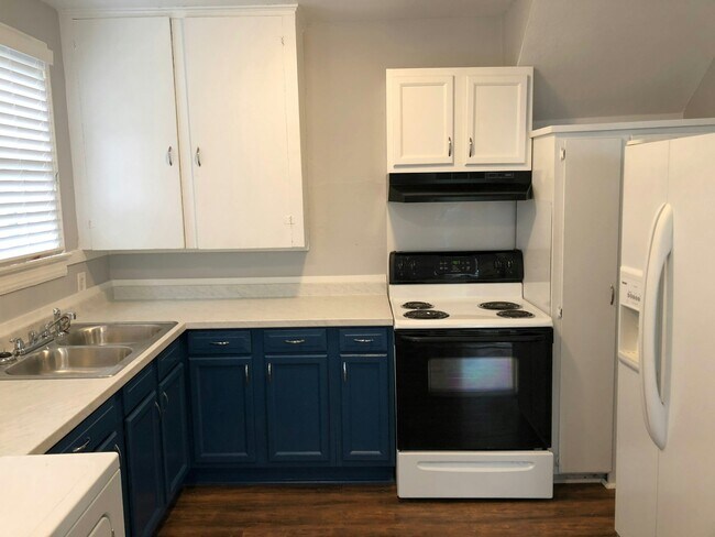 Building Photo - 2 N Carlen St