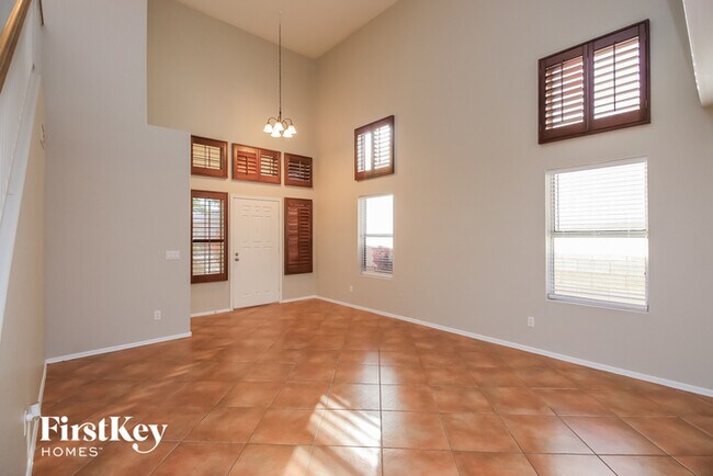 Building Photo - 162 W Sagebrush St