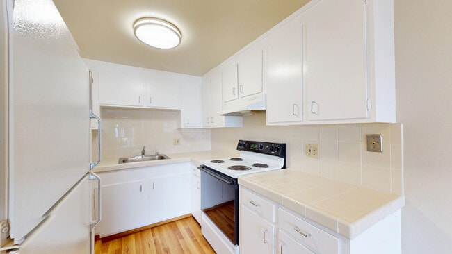 Building Photo - 59 Lupine Ave