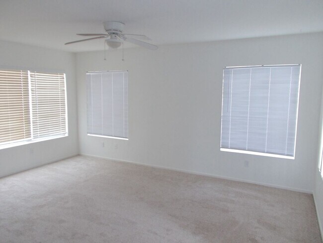 Foto del edificio - Bright & Spacious 2-Story Home – Move-In R...
