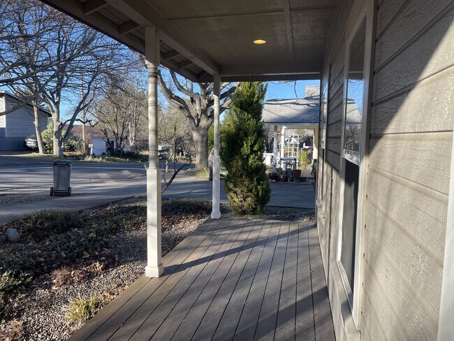 Foto del edificio - 1120 Tolman Creek Rd
