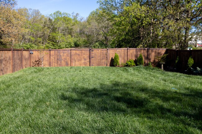 Foto del edificio - 3051 Hillside Rd