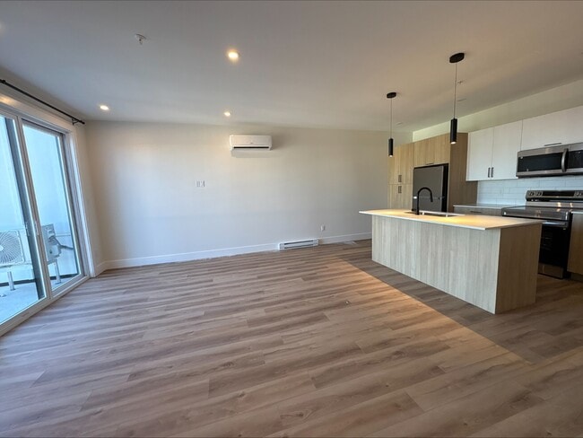 Building Photo - 1035 Melanson Rd