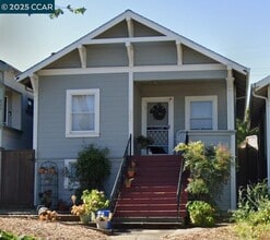 Building Photo - 821 Virginia St