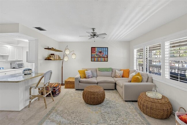 Building Photo - 650 Pinellas Point Dr S