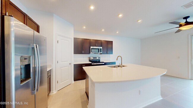 Building Photo - 358 Annies Pl