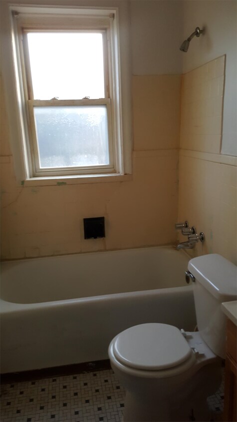 Building Photo - 3561 Itaska St