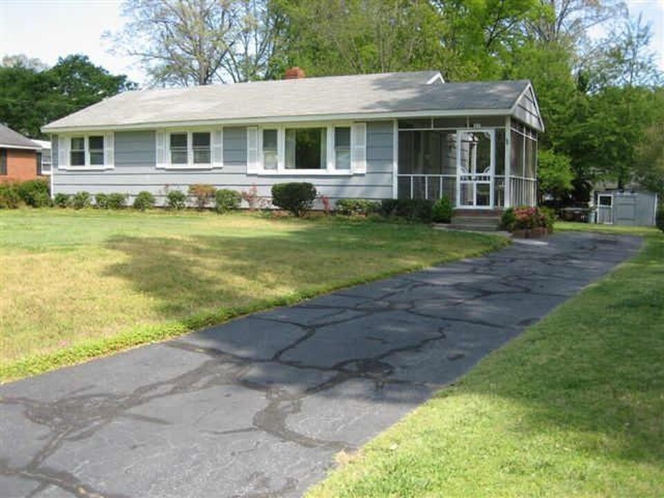 Primary Photo - 411 Fenton St