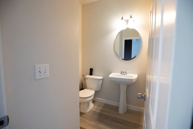 Building Photo - 20423 124th Ave NE