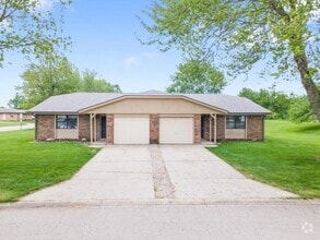 Building Photo - 3477 Redbud Dr