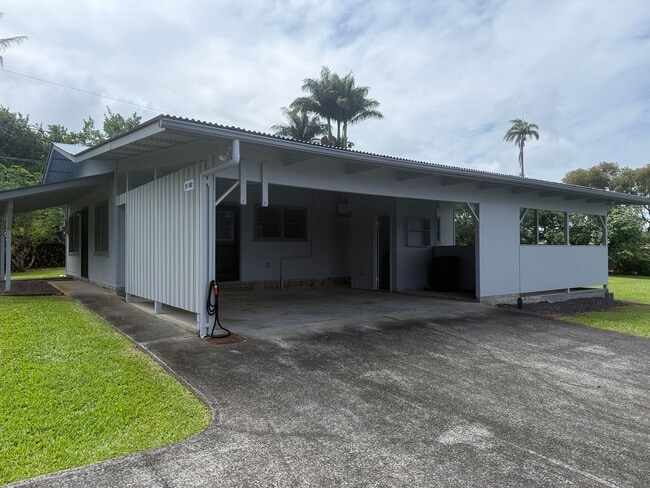 Building Photo - Updated Home near Pepe'ekeo Park!