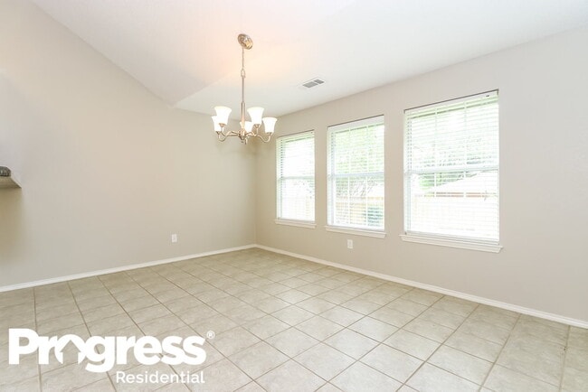Building Photo - 1518 Stratford Dr