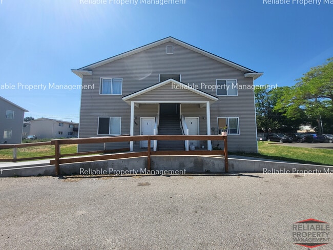 Building Photo - 1430 Cambridge Dr