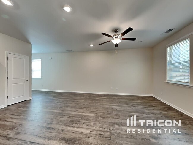 Building Photo - 208 Chapelcrest Lane Holly Springs GA