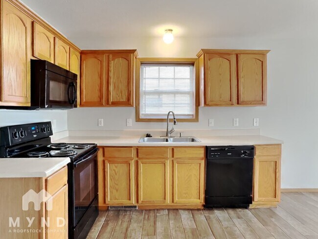 Foto del edificio - 1000 W Snider St